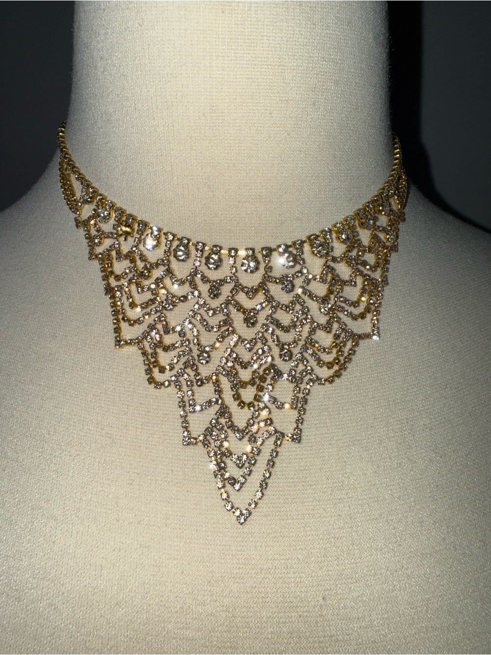 ✨ Vintage-Inspired Rhinestone Statement Necklace ✨